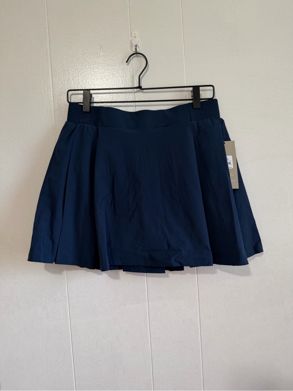 AVÍA Women's Navy Blue Pleated Skirt Size SMALL NWT